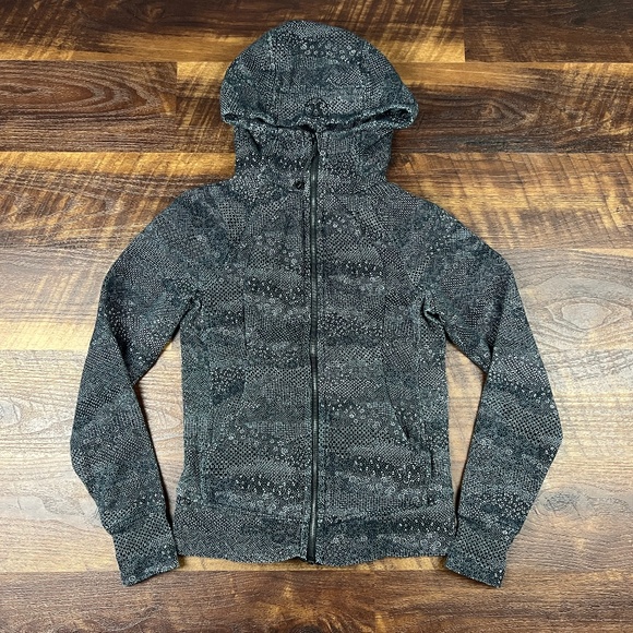 lululemon athletica Sweaters - EUC Lululemon Scuba Hoodie *Light Cotton Fleece Meisai White Black size 4 Jacket